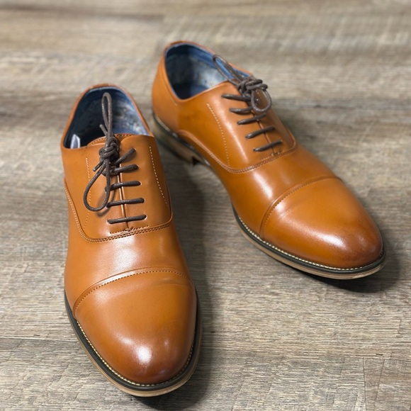 Classic Tan Leather Men's Dress Shoes - Picture 5 of 5